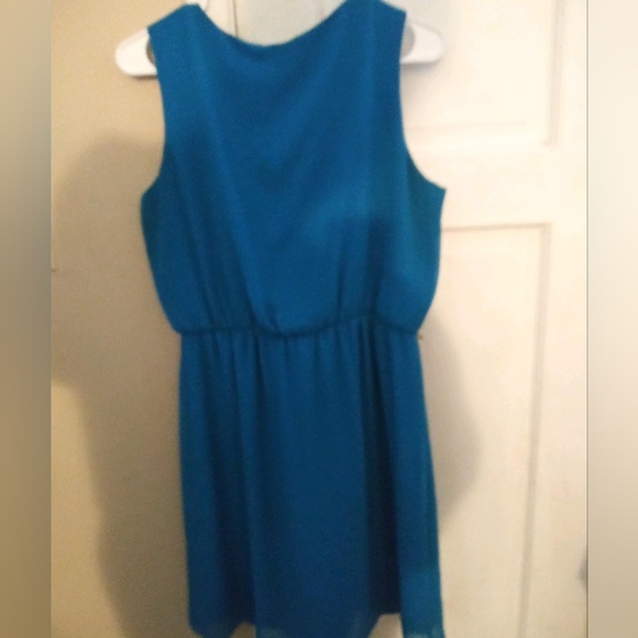 Woman's sleeveless dress - Picture 2 of 3